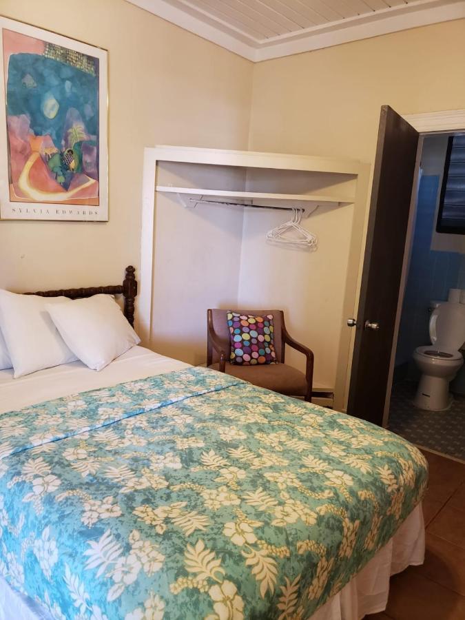 Midtown Guest House Charlotte Amalie Exterior photo